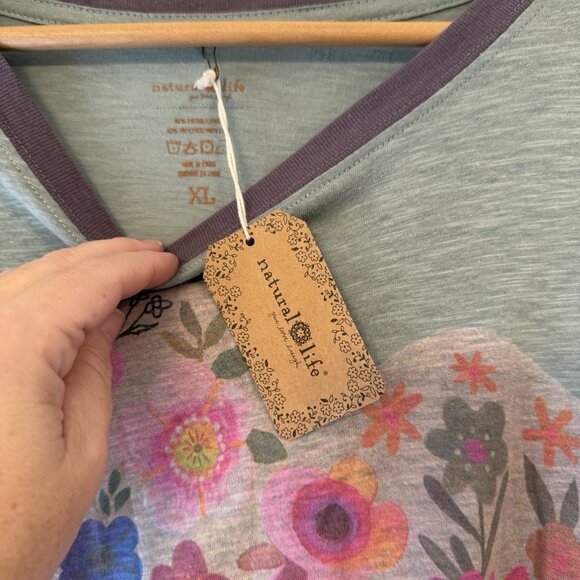 Natural Life XL Tee T Shirt Heart Floral Sage Green Garden Outdoors Nature - Picture 3 of 6